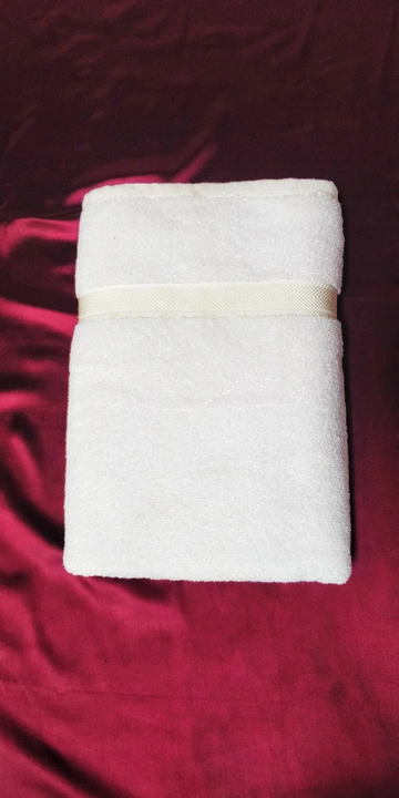 White Bath Towel ( Hotel Towel) uploaded by Gajul Udyog on 8/1/2022