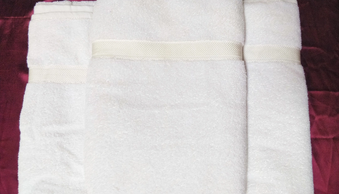 White Bath Towel ( Hotel Towel) uploaded by Gajul Udyog on 8/1/2022