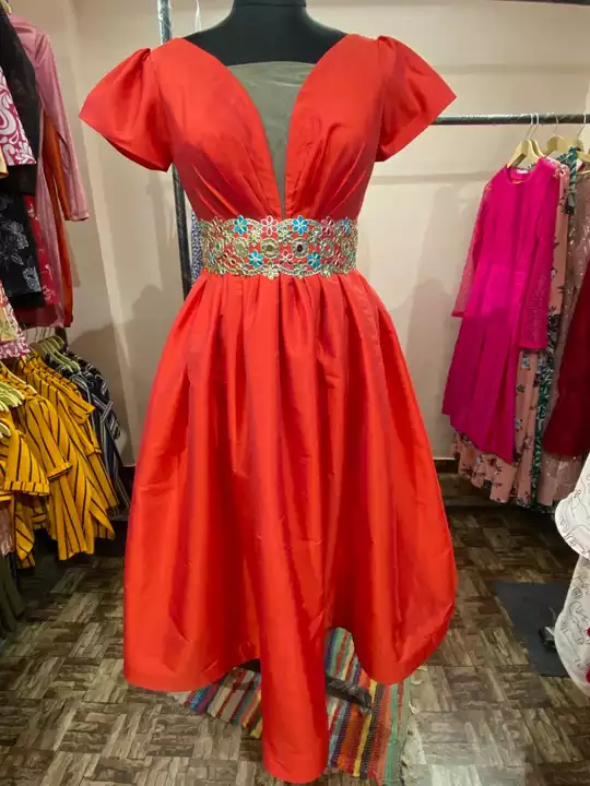 Post image 📢 Heavy Discount 💰💰 on Party Wear Dresses Till Raksha Bandhan 🌼🌼🏵️🏵️ Hurry up 🏃‍♀️🏃✌️
Note: Design can be customised as per your choice.
Call for Price 8595453152